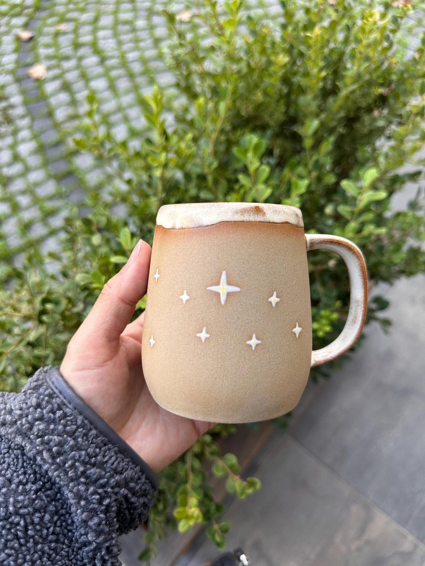 Stoneware Mug – Christmas Rabbit and Tree